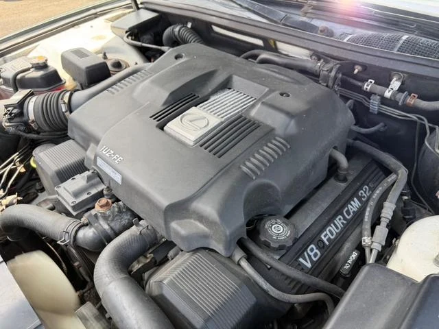 AMERICA LEXUS LS400 35