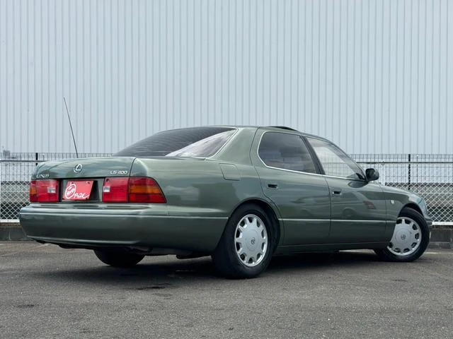 AMERICA LEXUS LS400 2