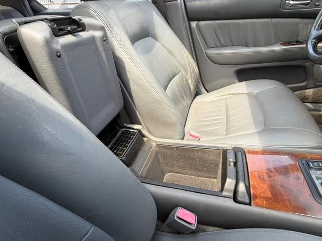 AMERICA LEXUS LS400 33