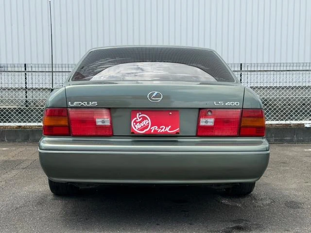 AMERICA LEXUS LS400 16