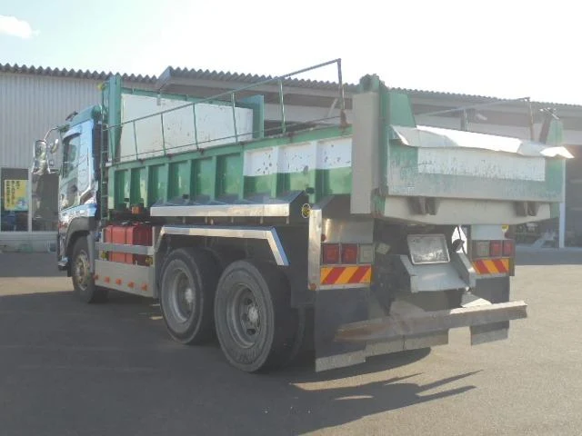 UD Trucks QUON 10