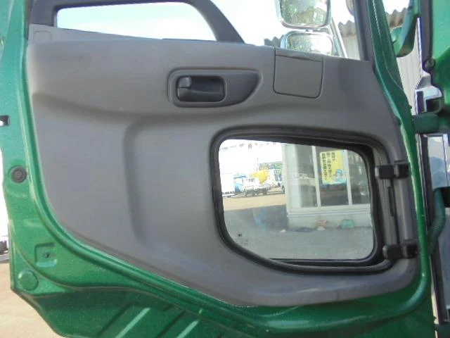 UD Trucks QUON 5