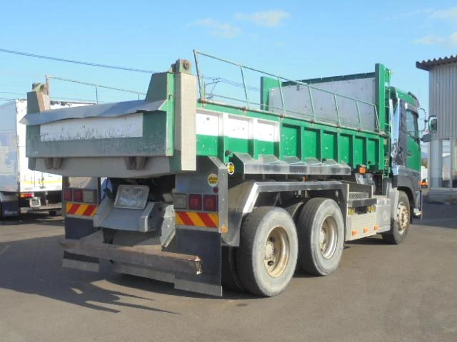 UD Trucks QUON 66