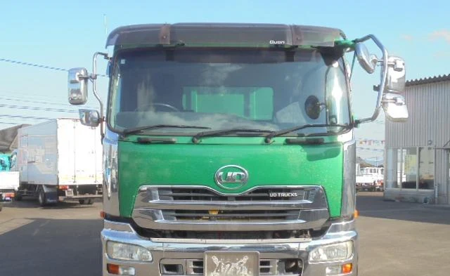UD Trucks QUON 11