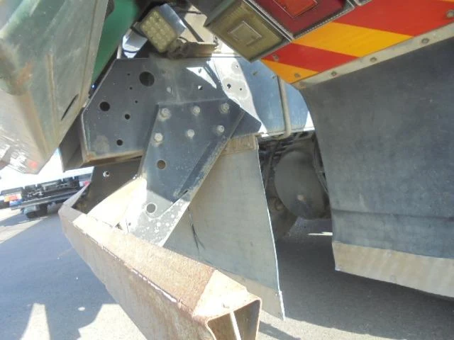 UD Trucks QUON 52