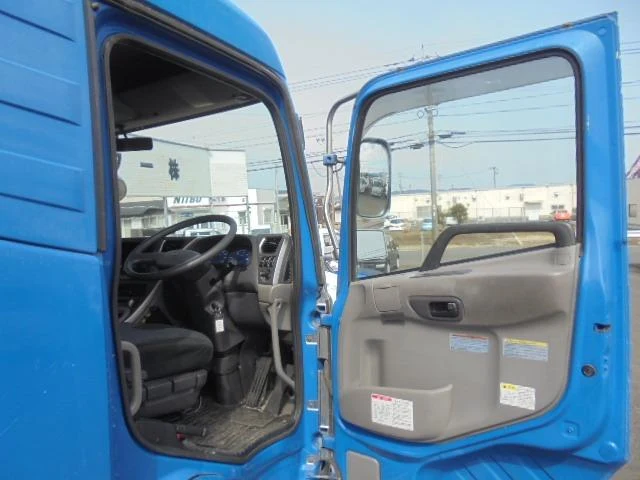 UD Trucks QUON 13