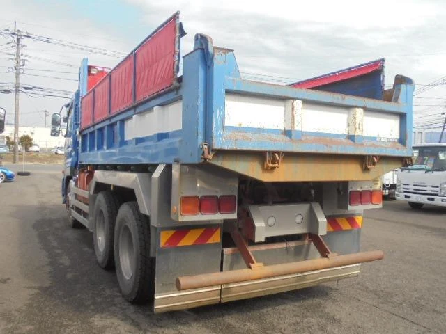 UD Trucks QUON 9