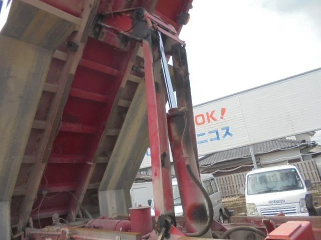 UD Trucks QUON 50