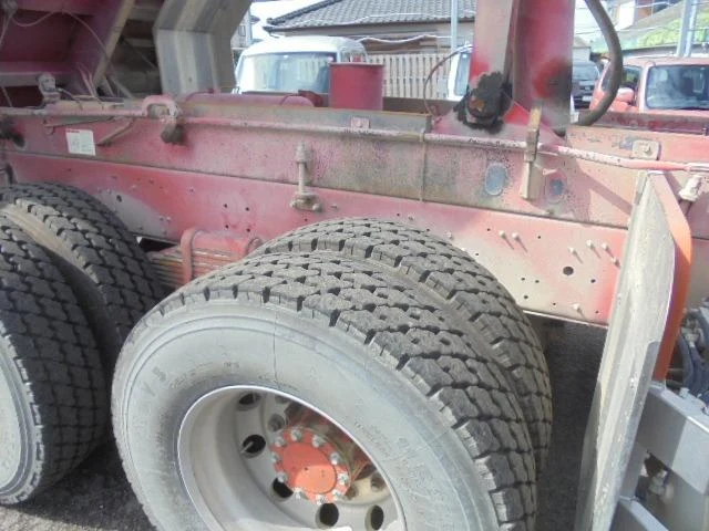 UD Trucks QUON 46