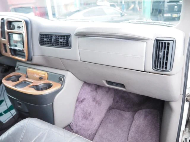 GMC SAVANA 18