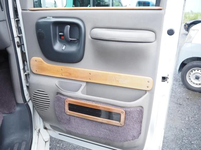 GMC SAVANA 27