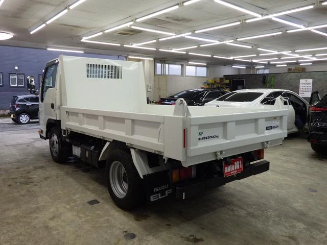 Isuzu ELF 7