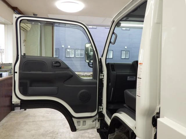 Isuzu ELF 52