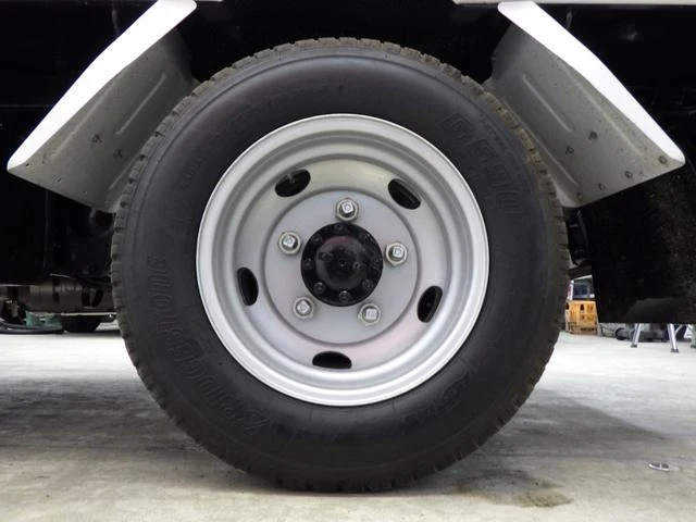 Isuzu ELF 50