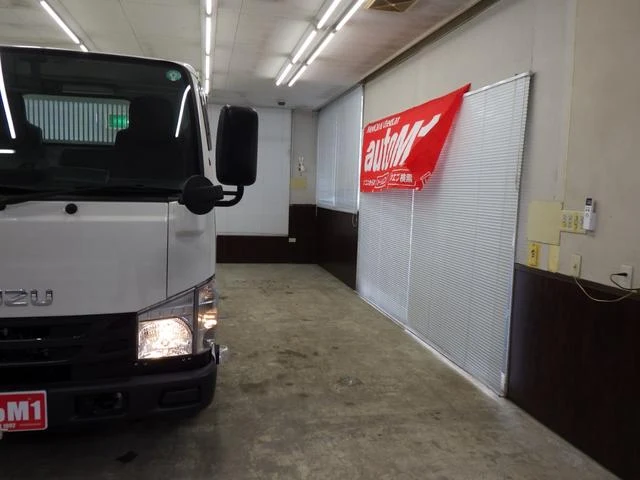 Isuzu ELF 37