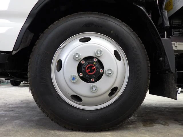 Isuzu ELF 49