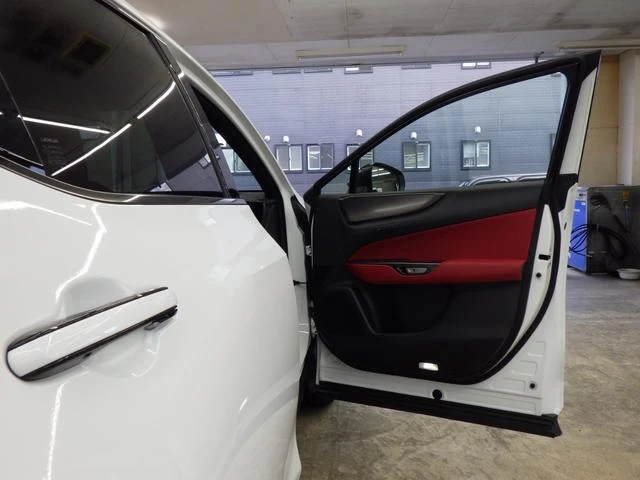 Lexus NX 70