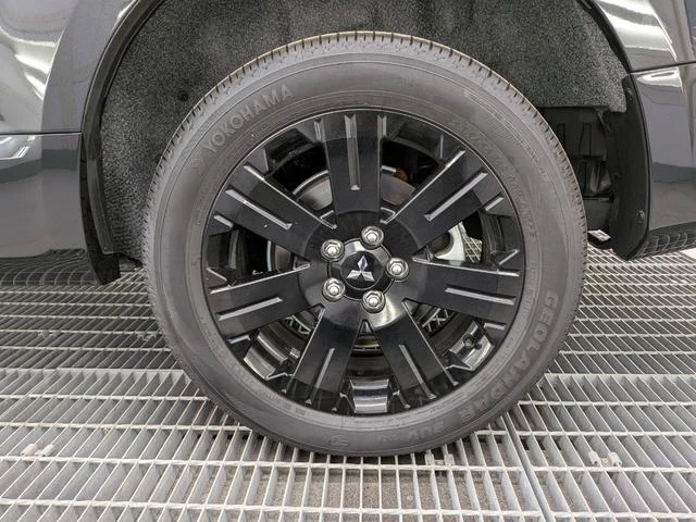 Mitsubishi DELICA 16