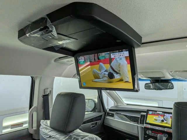 Mitsubishi DELICA 9