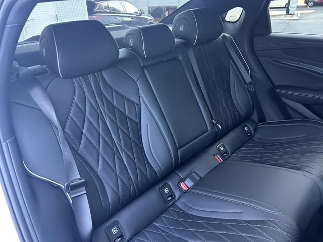 BYD SEAL 12