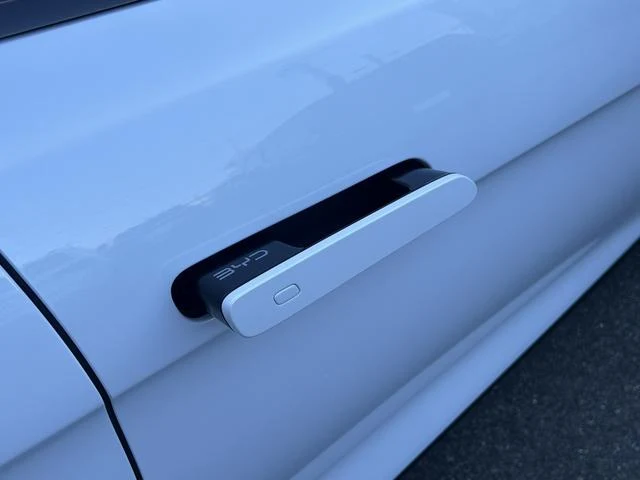 BYD SEAL 24