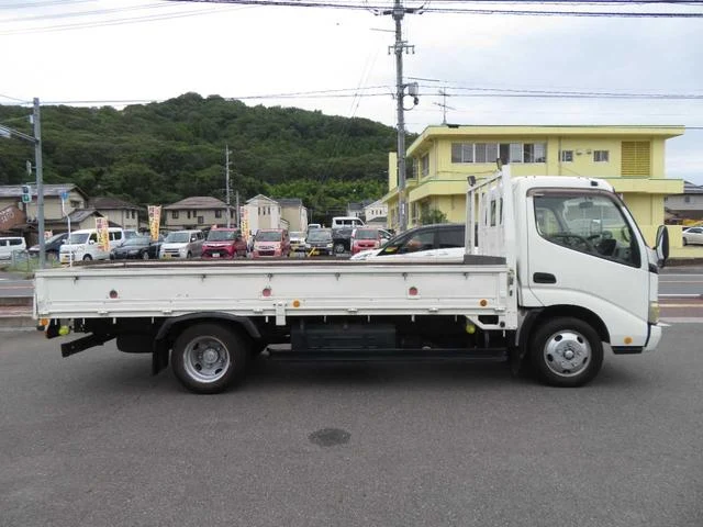 Hino DUTRO 4