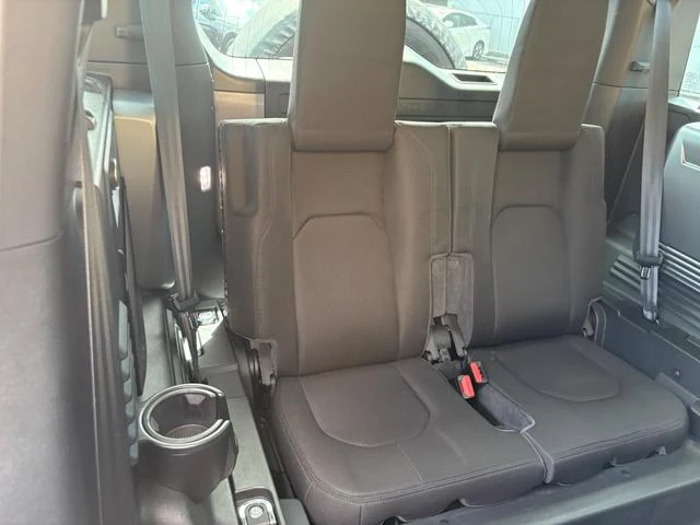Land Rover DEFENDER 110 52