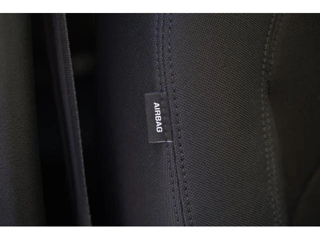 Land Rover DEFENDER 110 38