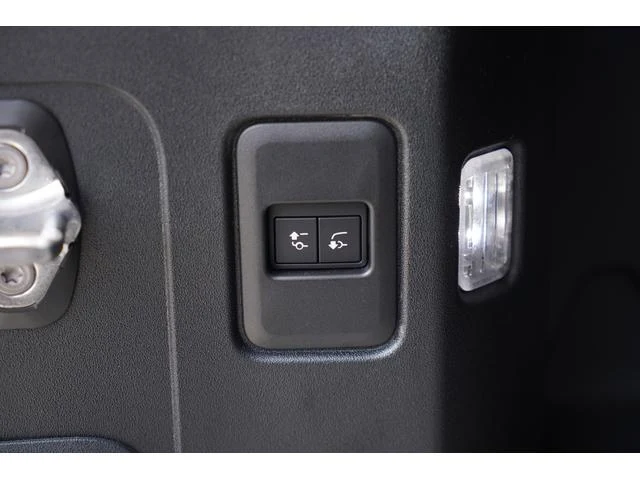 Land Rover DEFENDER 110 43