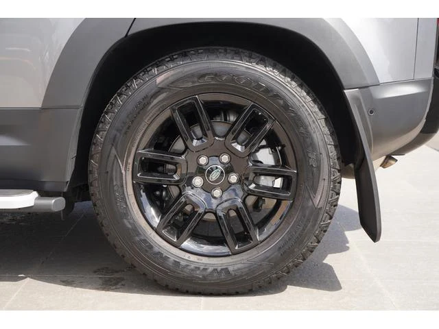 Land Rover DEFENDER 110 62