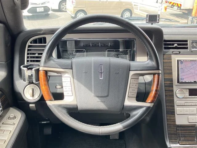 Lincoln NAVIGATOR 71