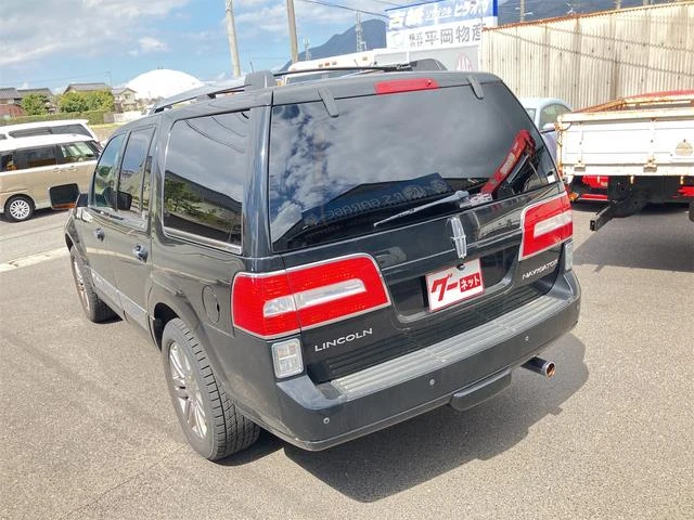 Lincoln NAVIGATOR 11