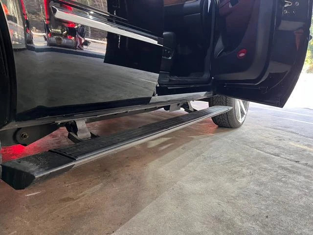 Cadillac ESCALADE 26