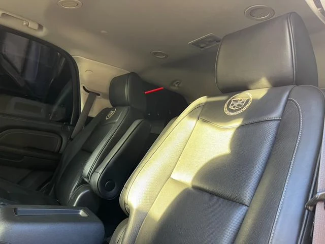 Cadillac ESCALADE 39