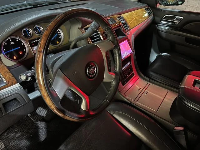 Cadillac ESCALADE 6