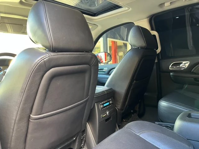 Cadillac ESCALADE 16