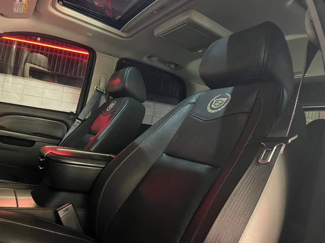 Cadillac ESCALADE 9