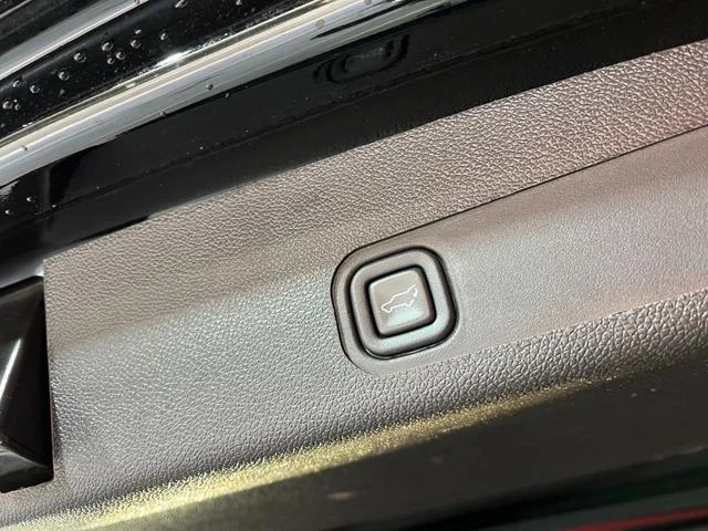 Cadillac ESCALADE 25