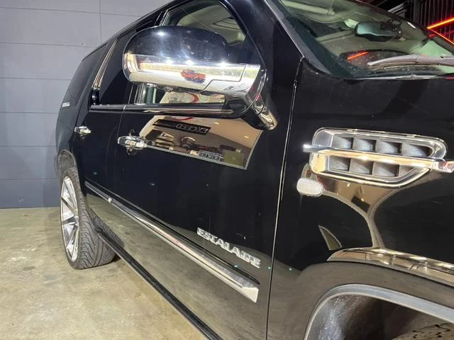 Cadillac ESCALADE 34