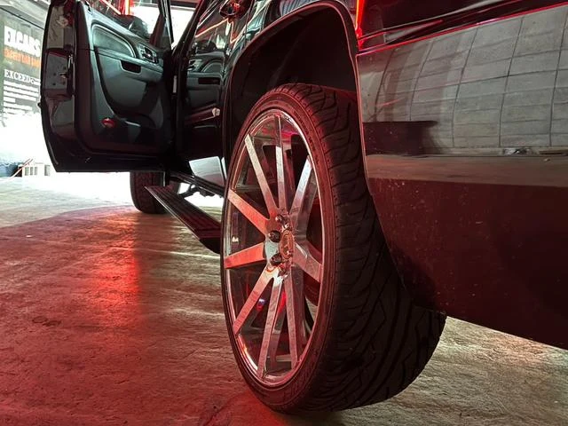 Cadillac ESCALADE 30