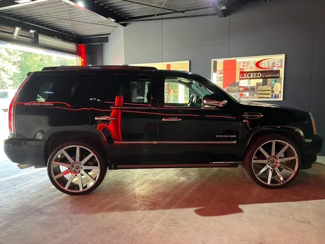 Cadillac ESCALADE 5