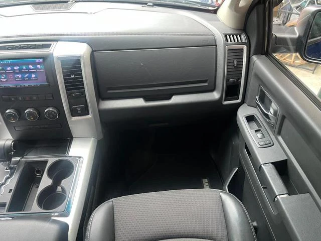 Dodge RAM 38
