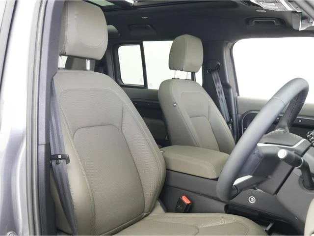 Land Rover DEFENDER 12