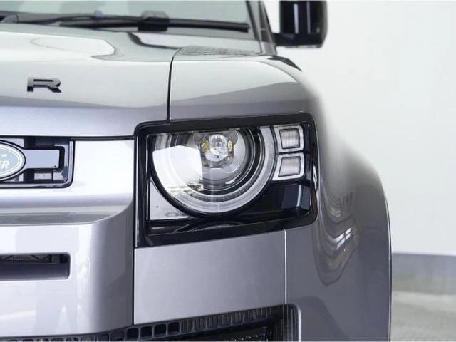 Land Rover DEFENDER 28