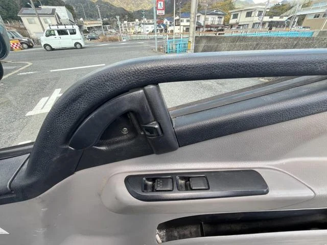 Mitsubishi Fuso CANTER 11