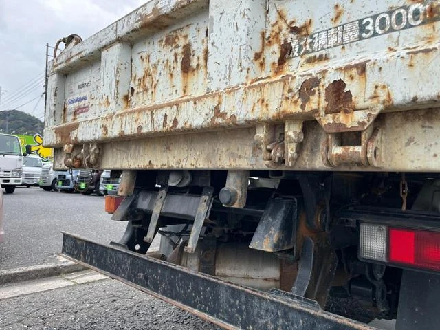Mitsubishi Fuso CANTER 19