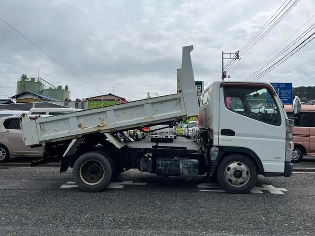 Mitsubishi Fuso CANTER 8
