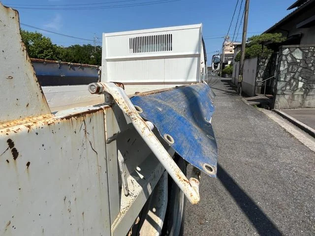 Isuzu ELF 22