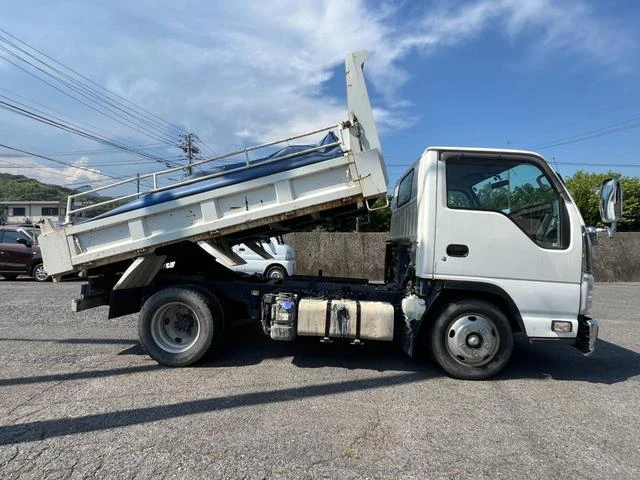 Isuzu ELF 8