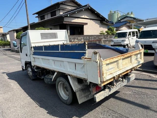 Isuzu ELF 13